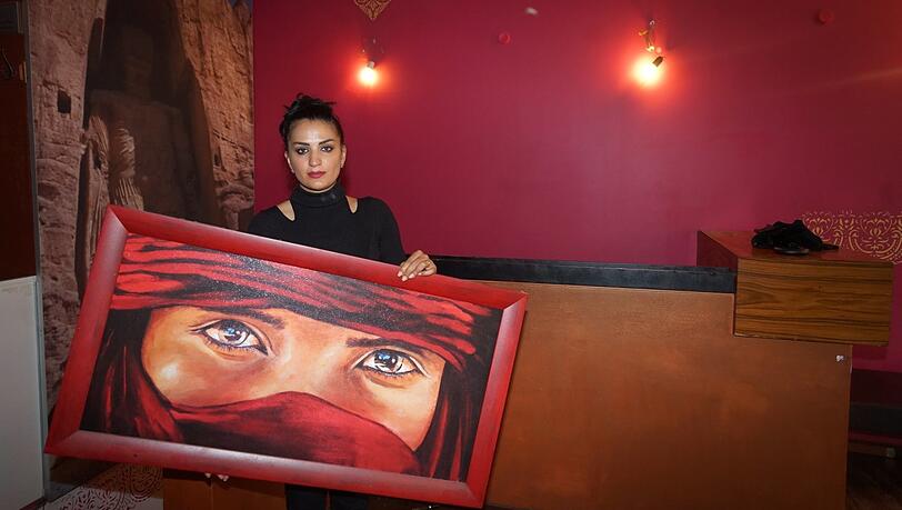Trister Auszug: Narges Amerchel muss ihr Restaurant in der Hans-Sachs-Straße räumen.