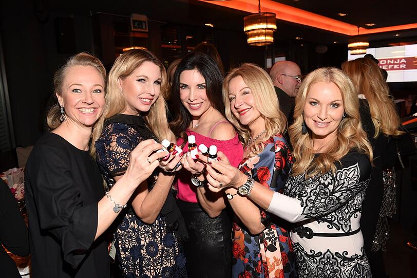Veronica Saß, Sabine Piller, Alexandra Polzin, Barbara Osthoff und Eva Grünbauer