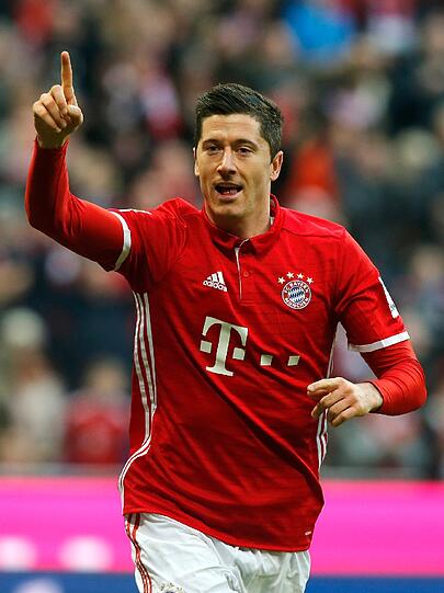Robert Lewandowski: Note 3 - Immerhin auf den Polen ist Verlass. Erzielte per Links-Lupfer das 1:0 (9.), schon sein drittes Tor in diesem Jahr. Hatte Pech bei seinem Lattenschuss (42.). Bester Bayer.