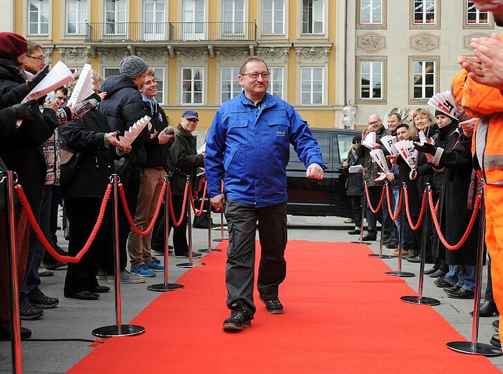 Heute in Blau: Prüfmeister Norbert Teske.
