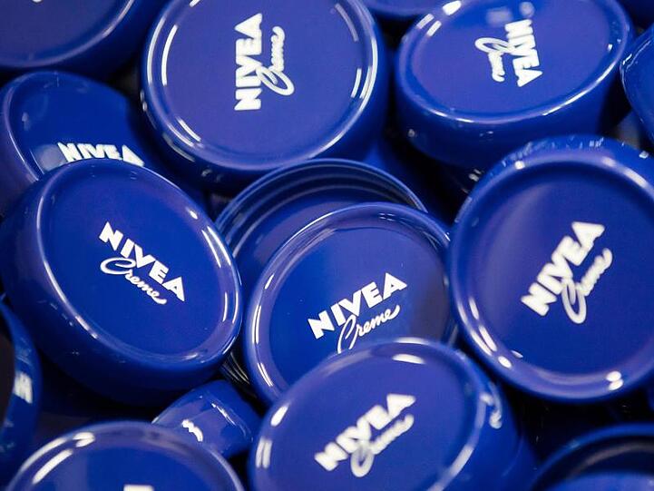 Nivea-Hersteller Beiersdorf nimmt "verstärkten Gegenwind" wahr.