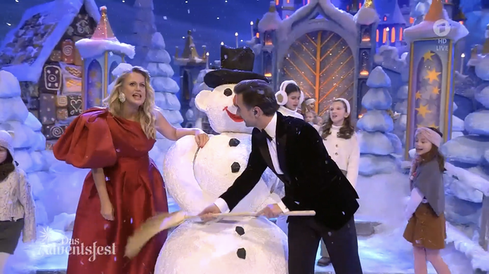 Barbara Schöneberger erlebt bei "Adventsfest der 10.000 Lichter" eine peinliche Panne.