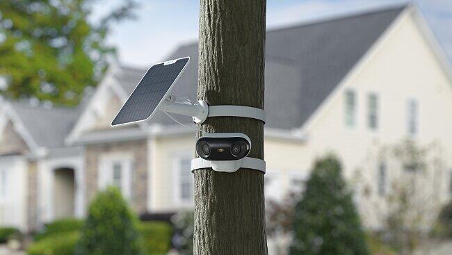Argus 4 Pro bietet flexible Montagemöglichkeiten. Sogar die Installation an einem Baum ist möglich. Argus 4 Pro bietet flexible Montagemöglichkeiten. Sogar die Installation an einem Baum ist möglich.