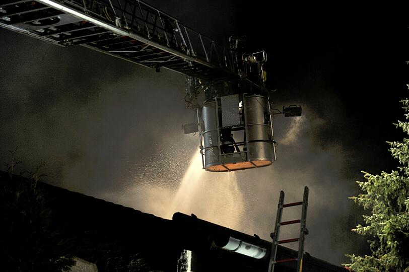 Feuer in Brenos Wohnhaus in Grünwald - Der Bayern-Spieler wurde leicht verletzt. Die Bilder