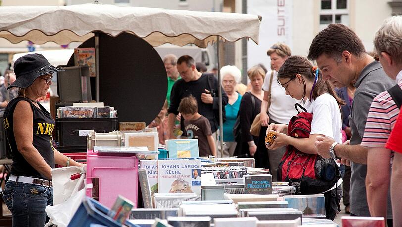 Ganz Waldperlach wird am Samstag zur Flohmarkt-Meile (Symbolbild). Ganz Waldperlach wird am Samstag zur Flohmarkt-Meile (Symbolbild).