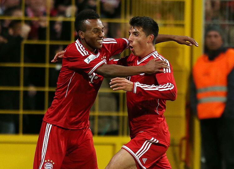 Derby-Time im Grünwalder Stadion: Am Mittwochabend traf der TSV 1860 II auf den FC Bayern II: Bengalische Feuer wurden sowohl von den 1860- als auch von den Bayern-Fans abgebrannt.