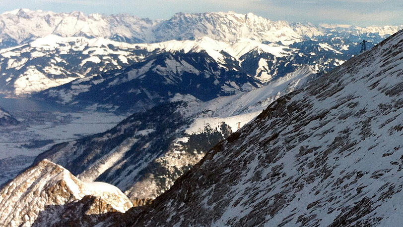 Blick über die Gletscher der Alpen am Kitzsteinhorn-Gletscher in Kaprun/Österreich.