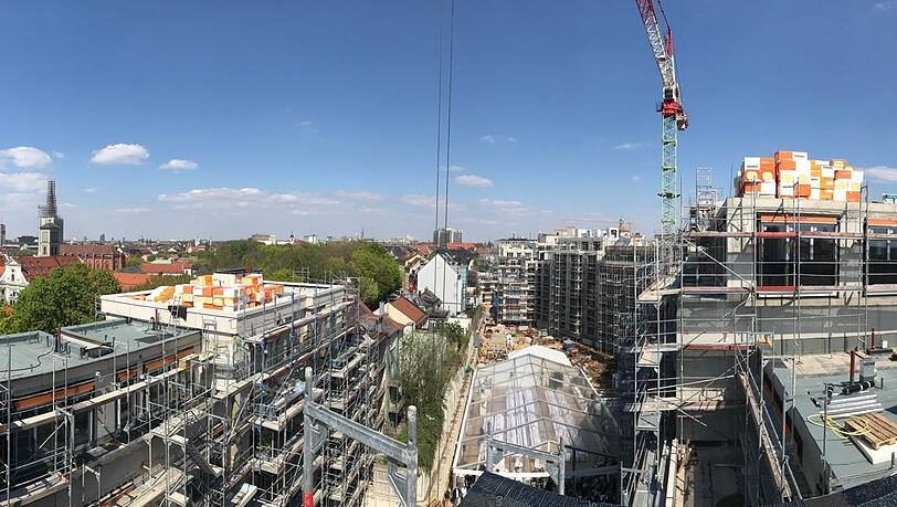 Das Neubau-Ensemble "Hoch der Isar" auf dem ehemaligen Paulaner-Gelände bietet tolle Aussichten. Zwei Dachterrassen kann man gemeinschaftlich nutzen. Ein eigenes Penthouse kostet 27.000 Euro pro Quadratmeter. Das Neubau-Ensemble "Hoch der Isar" auf dem ehemaligen Paulaner-Gelände bietet tolle Aussichten. Zwei Dachterrassen kann man gemeinschaftlich nutzen. Ein eigenes Penthouse kostet 27.000 Euro pro Quadratmeter.