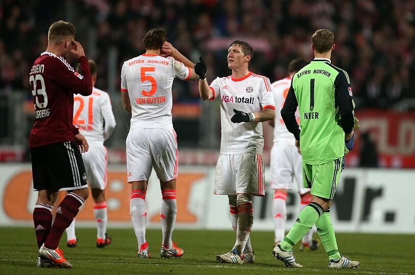 3.:Nürnberg - FCB 1:1. Mandzukic legt vor, Neuer patzt bei Feulners Schuss.