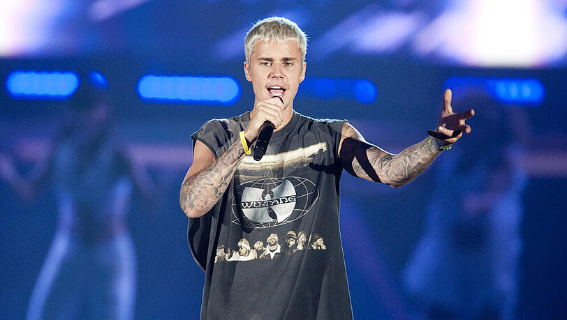 Justin Bieber wird bald mit neuer Musik auf die Bühne zurückkehren Justin Bieber wird bald mit neuer Musik auf die Bühne zurückkehren