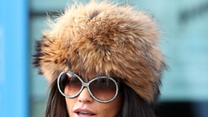 Katie Price hat ihre Schuld eingeräumt. Katie Price hat ihre Schuld eingeräumt.