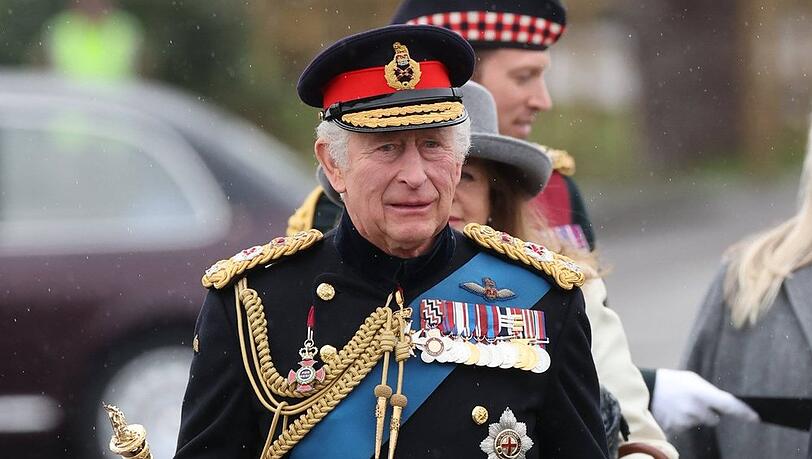 König Charles III. bei der Parade der Militärakademie Sandhurst.