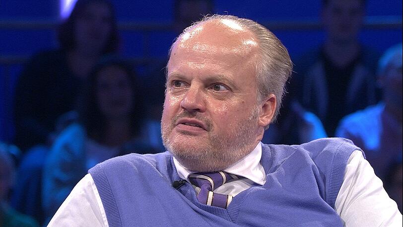 Wer hätte das gedacht: Promi-Liebling Hubert Kah muss das Haus kurz vor dem Finale verlassen. Die Bilder von seinem Auszug.