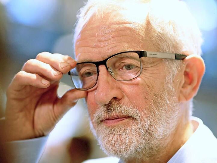 Jeremy Corbyn ist Vorsitzender der Labour Partei.