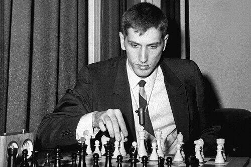Bobby Fischer beim Schach 1965