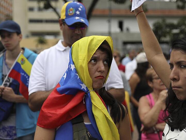 Parlamentschef Guaidó hatte sich vor einer Woche zum Übergangsstaatschef erklärt. Die Wiederwahl Maduros im vergangenen Jahr entsprach nicht den demokratischen Standards.