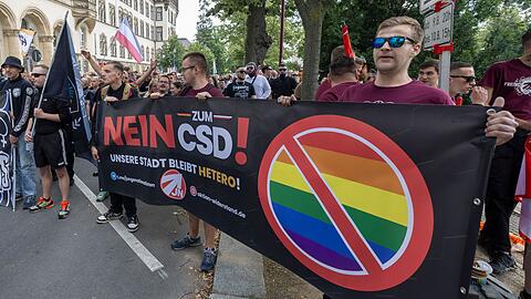 Ein Gegenprotest aus dem rechten Spektrum folgte dem CSD.