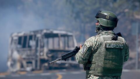 Nach dem Tod von "El Mencho" &uuml;berziehen seine Anh&auml;nger Mexiko mit einer Welle der Gewalt.