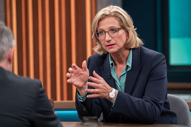Anke Rehlinger forderte bei "Caren Miosga", man m&uuml;sse jetzt alle Reformen noch einmal auf den Pr&uuml;fstand stellen.