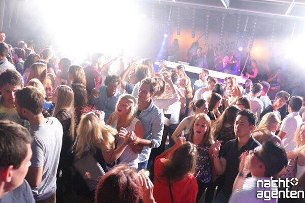 Die besten Partybilder vom Samstag. Hier aus dem Gecko Club.