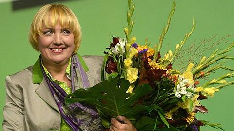 Sie sagte zu Abschied nicht leise &bdquo;Servus&ldquo;, sondern machte den Neuen Mut: Claudia Roth auf dem Grünen-Parteitag in Berlin.
