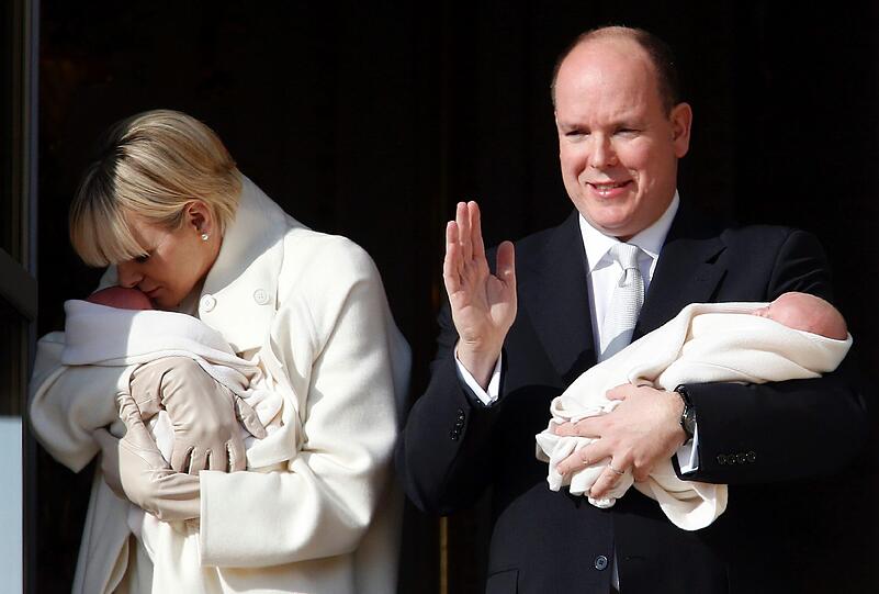 Fürst Albert und Charlene von Monaco präsentieren am Mittwoch ihre Zwillinge Gabriella und Jacques