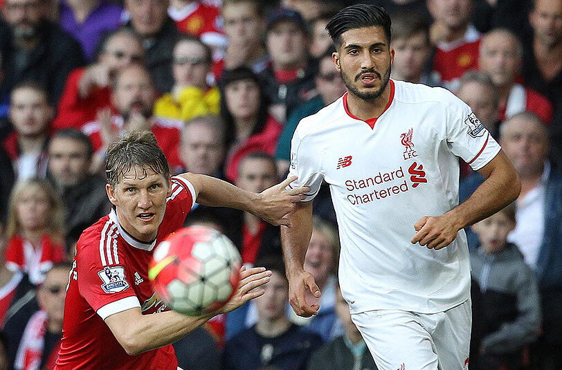 ManU-Star Bastian Schweinsteiger (links) im Duell mit seinem DFB-Teamkollegen Emre Can (FC Liverpool).