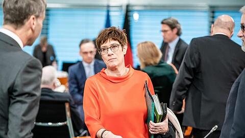 Verteidiungsministerin Annegret Kramp-Karrenbauer (CDU) will mehr Reservisten einsetzen.