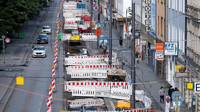 In der Bayerstraße ist noch bis in den Herbst hinein Baustelle. Das dürfte Auto- wie Trambahnfahrer nerven.