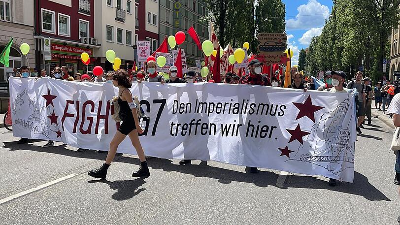 Der Demozug in der Lindwurmstraße.