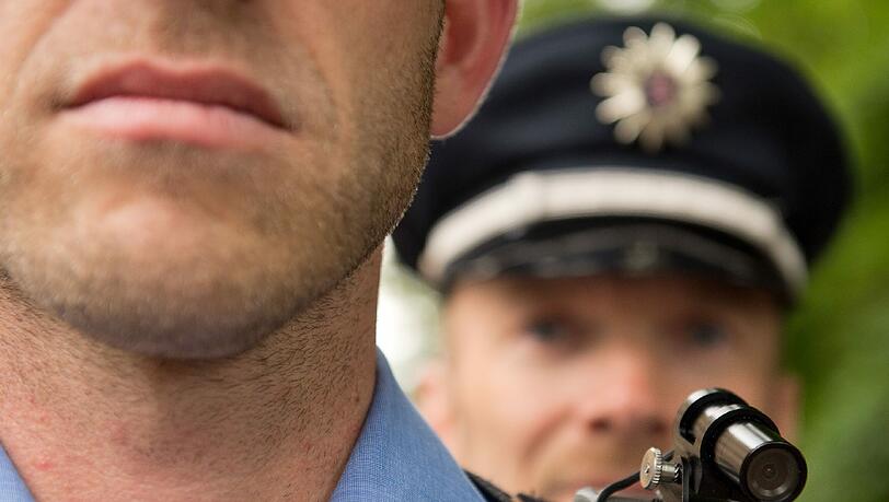 Wird direkt an der Polizei-Uniform befestigt: die "Bodycam" Wird direkt an der Polizei-Uniform befestigt: die "Bodycam"