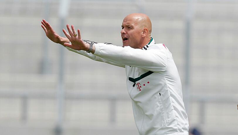Will sich noch nicht geschlagen geben: Bayern-II-Coach Erik ten Hag. Will sich noch nicht geschlagen geben: Bayern-II-Coach Erik ten Hag.