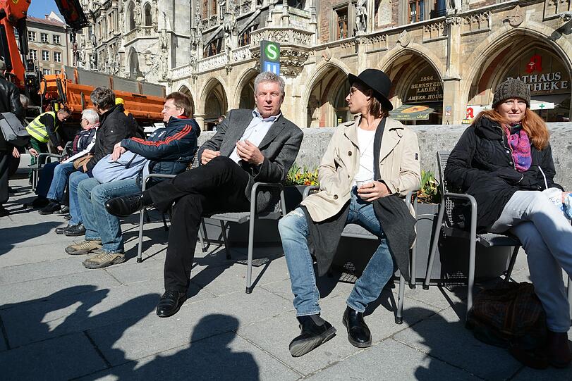 Die neuen Bänke für die Fußgängerzone.