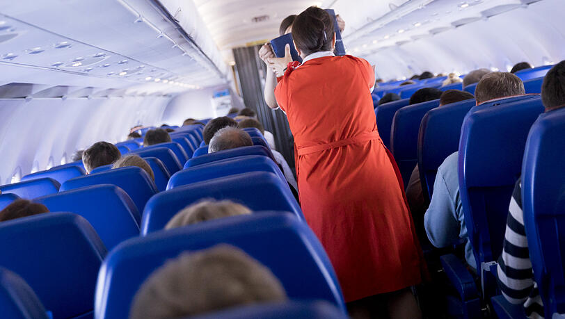 Der Mann weigerte sich, im Flugzeug eine Maske anzuziehen. (Symbolbild)