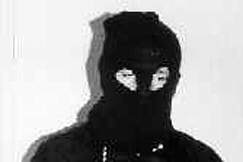 Was hat der Maskenmann (das Foto zeigt einen anderen maskierten Verbrecher) in Amberg vor?