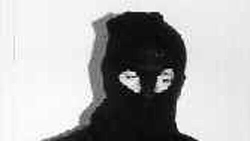 Was hat der Maskenmann (das Foto zeigt einen anderen maskierten Verbrecher) in Amberg vor?