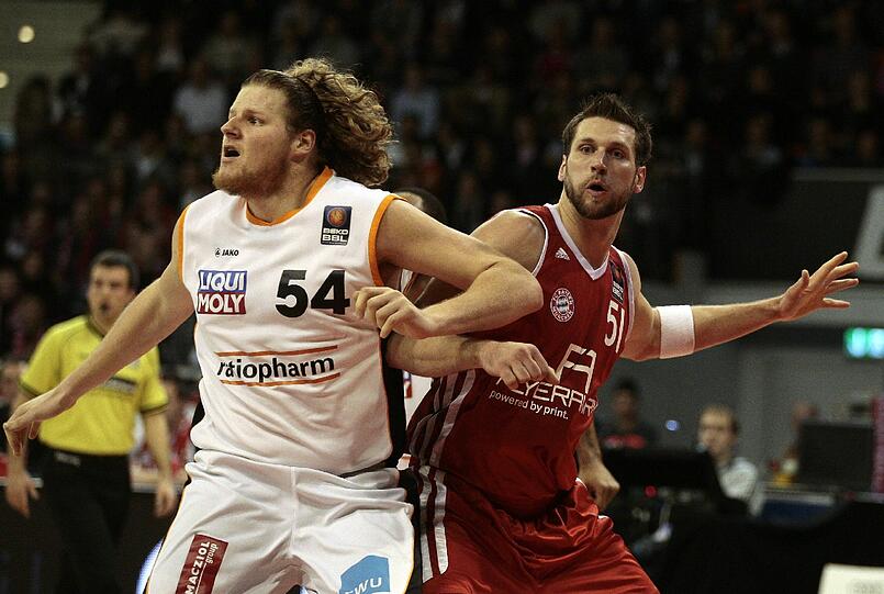 John Bryant, der beste Center der Basketball-Bundesliga (links).