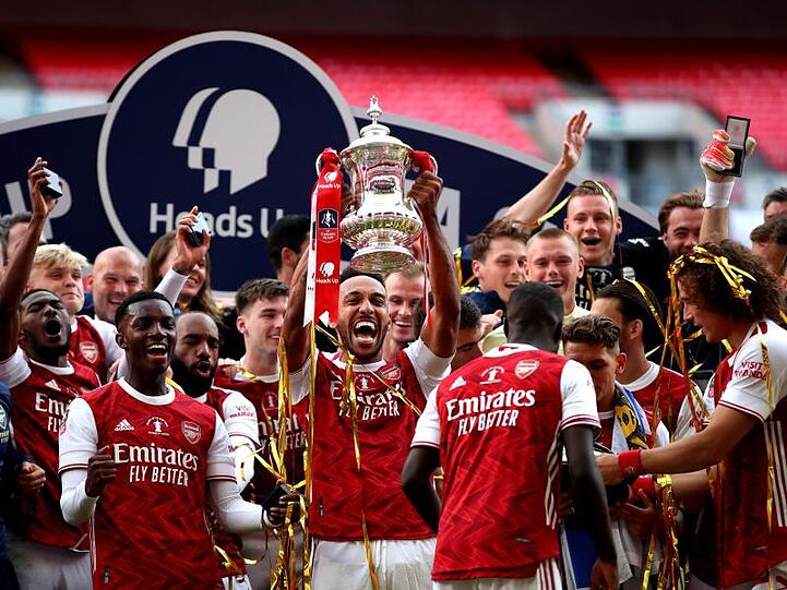 Pierre-Emerick Aubameyang (M) schoss den FC Arsenal zum FA-Cup-Sieg.