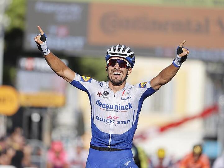 Julian Alaphilippe setzte sich auf der 2. Etappe nur ganz knapp vor dem Schweizer Marc Hirschi durch.