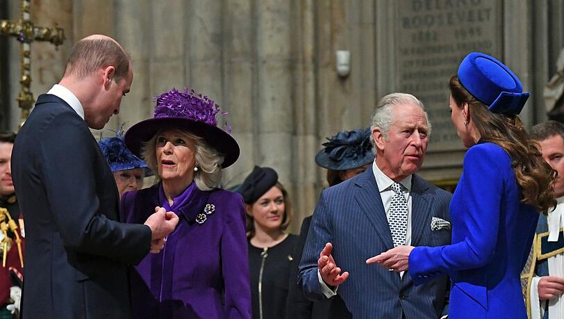 Prinz William, Herzogin Camilla, Prinz Charles und Herzogin Kate in der Westminster Abbey. Prinz William, Herzogin Camilla, Prinz Charles und Herzogin Kate in der Westminster Abbey.