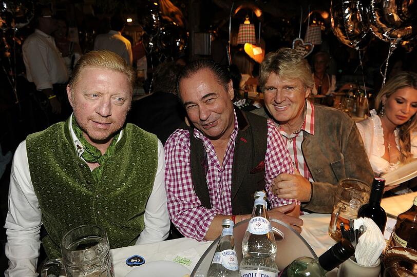 Boris Becker: So feiert die Tennis-Legende auf dem Oktoberfest 2013 mit seiner Familie. Die Bilder...