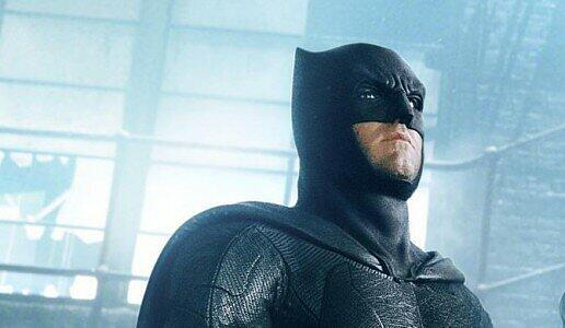 Batman (Ben Affleck, hier in "Justice League") scheint echte Startschwierigkeiten zu haben: Man arbeitet derzeit an einem neuen Drehbuch.