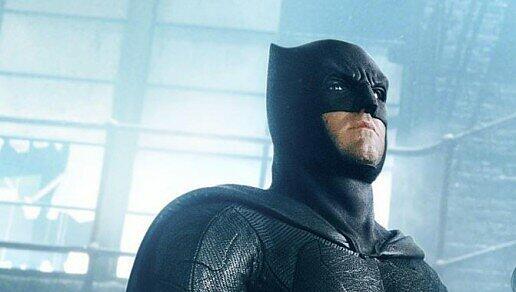 Batman (Ben Affleck, hier in "Justice League") scheint echte Startschwierigkeiten zu haben: Man arbeitet derzeit an einem neuen Drehbuch.
