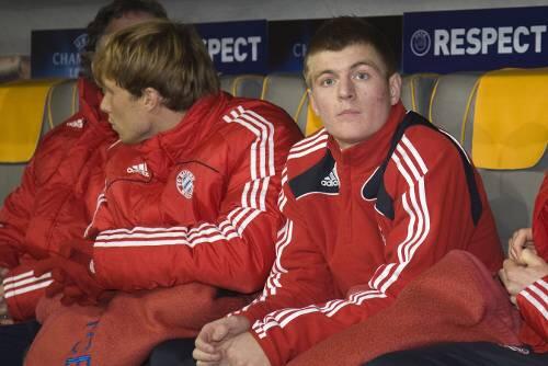 Sein Stammplatz beim FC Bayern: Ausnahmetalent Toni Kroos (r.), in der DFB-Auswahl U21 gesetzt, auf der Ersatzbank neben Andreas Ottl.