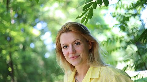 Laura Storz spielt die Hauptrolle in dem Film "Die Kinderschwindlerin".