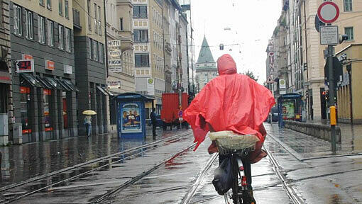 Der Radverkehrsanteil am Verkehr soll bis 2020 von 17 auf mindestens 25 Prozent erhöht werden - zumindest nach dem Willen der Grünen. Der Radverkehrsanteil am Verkehr soll bis 2020 von 17 auf mindestens 25 Prozent erhöht werden - zumindest nach dem Willen der Grünen.