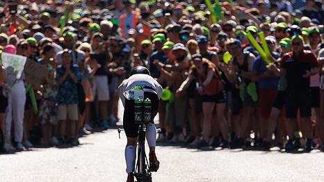 Am Solarer Berg rauf: Es ist der Moment, der auch den Profis G&auml;nsehaut macht.