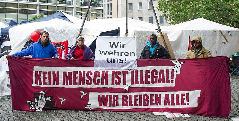 Flüchtlinge protestieren am 24.06.2013 am Rindermarkt mit einem Hungerstreik für die Anerkennung ihrer Asylanträge.
