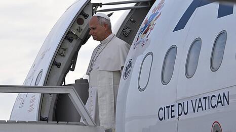 Papst Leo, hier im Rahmen einer Frankreichreise, kehrt im November nach Lateinamerika zur&uuml;ck.