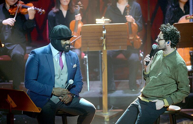 Der Musiker Max Herre (rechts) und US-Jazz Musiker Gregory Porter treten bei der Verleihung des Musikpreises Echo auf.